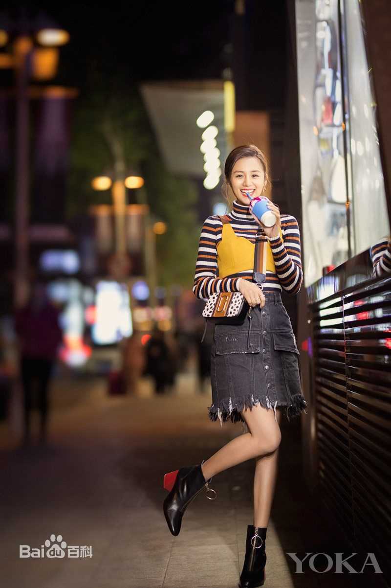 安悦溪(Yue Xi An)时尚街拍图前后照片