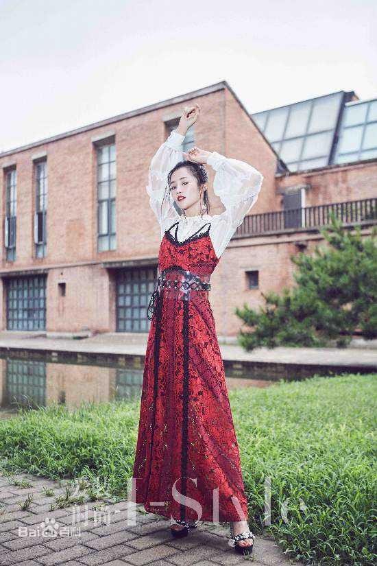 安悦溪(Yue Xi An)时尚街拍图前后照片