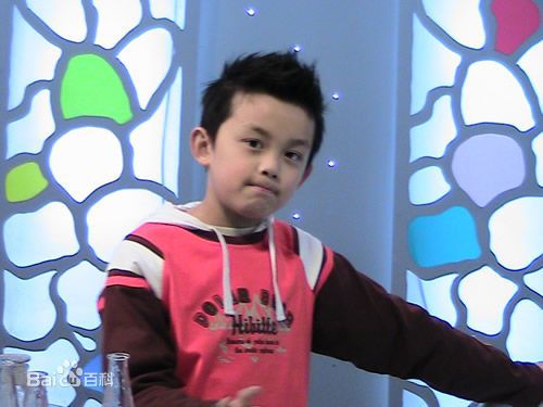 最全吴磊(Leo)在《家有外星人》唐不苦中的相册