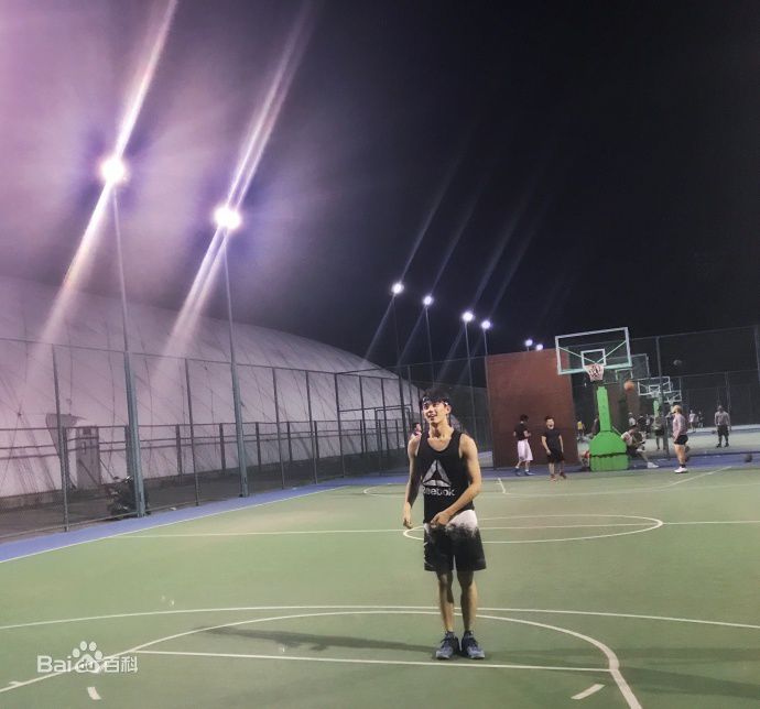 吴磊(Leo)生活照图册