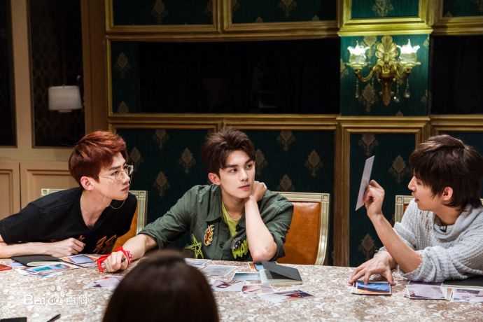 吴磊(Leo)明星大侦探第三季前后照片