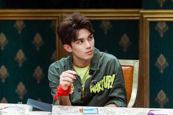 吴磊(Leo)明星大侦探第三季前后照片