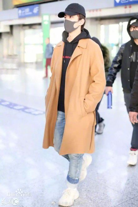 吴磊(Leo)机场照前后照片