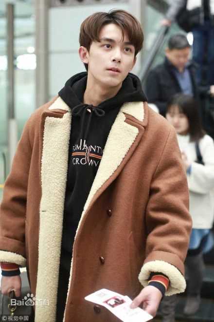 吴磊(Leo)机场照前后照片