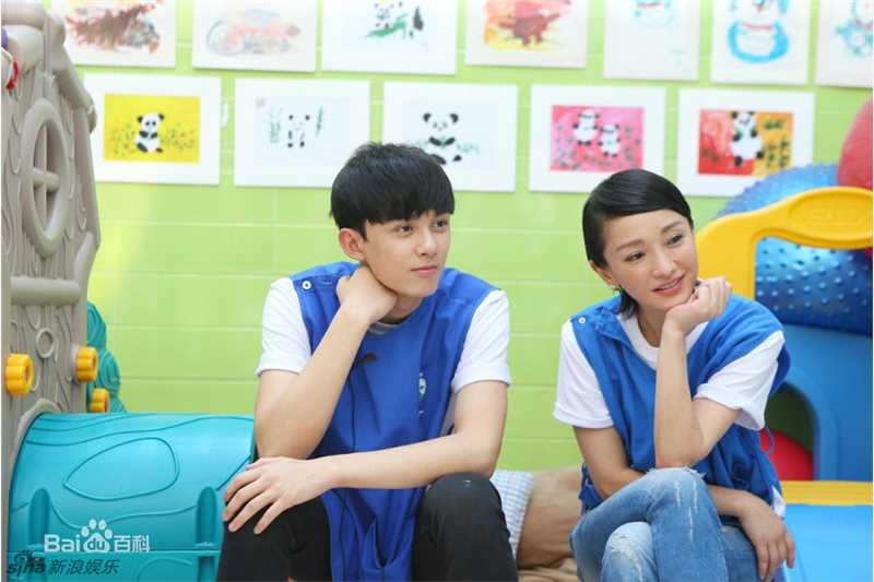 吴磊(Leo)直播关爱孤残儿童前后照片