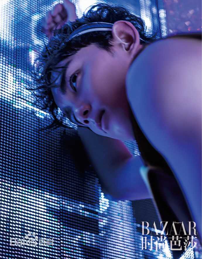 吴磊(Leo)在《时尚芭莎》中的