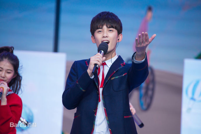 吴磊(Leo)开学第一课前后照片