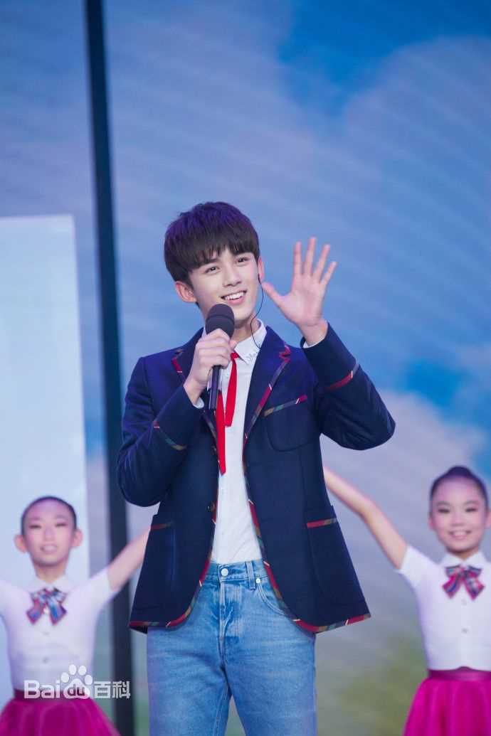 吴磊(Leo)开学第一课前后照片