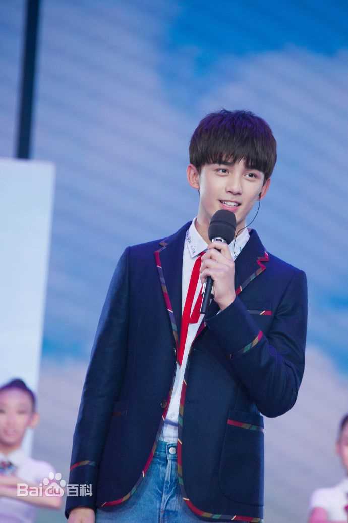 吴磊(Leo)开学第一课前后照片