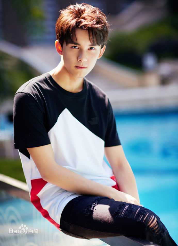 吴磊(Leo)出席代言品牌活动图片图集