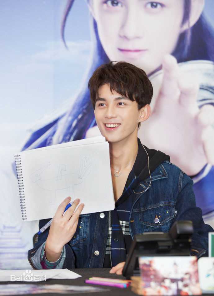 吴磊(Leo)出席代言品牌活动图片图集