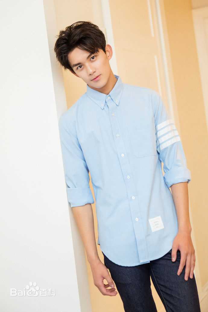 吴磊(Leo)出席代言品牌活动图片图集