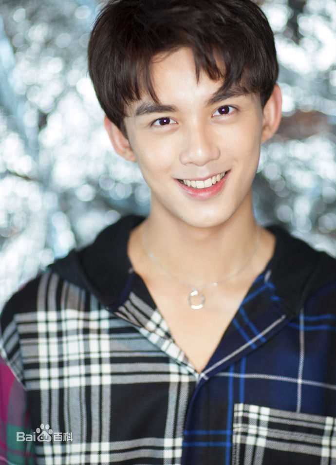 吴磊(Leo)出席代言品牌活动图片图集