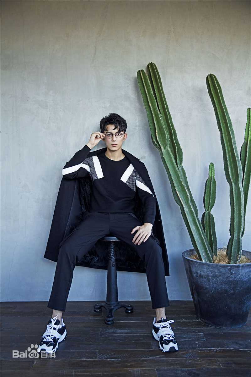精选吴磊(Leo)在《男人风尚》中的图册