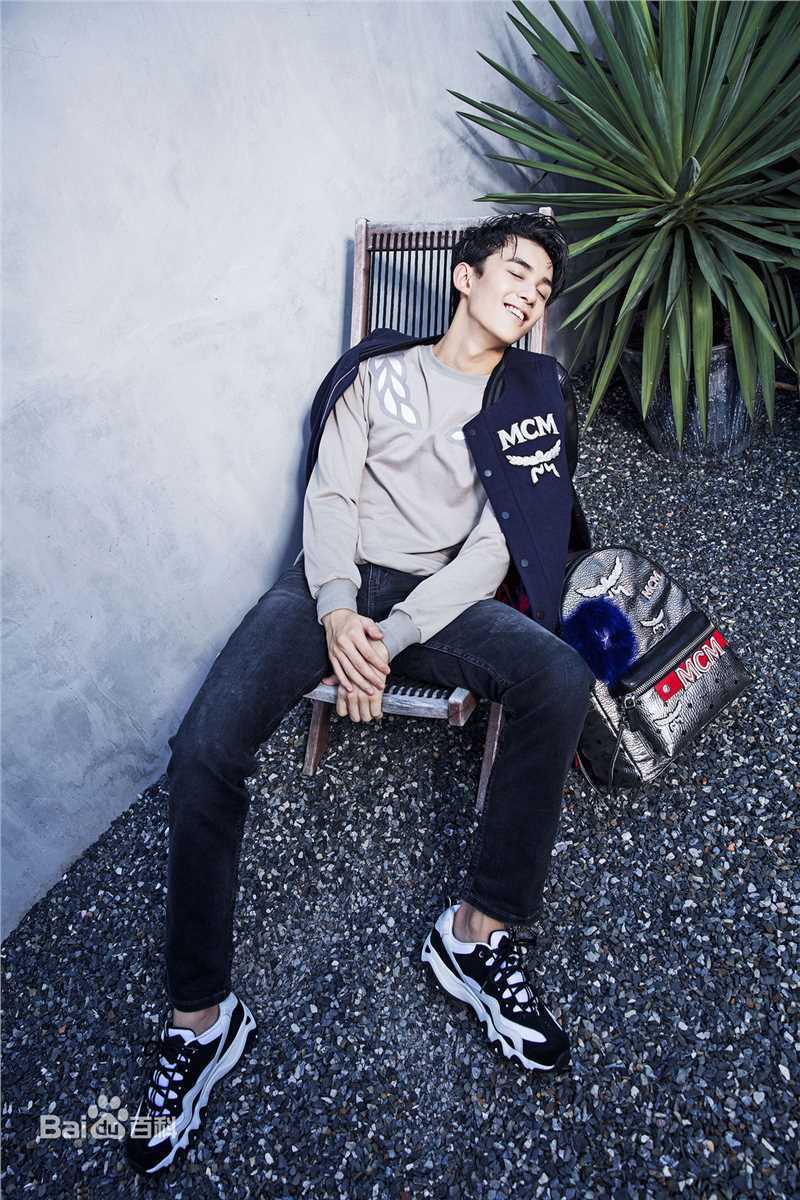 精选吴磊(Leo)在《男人风尚》中的图册