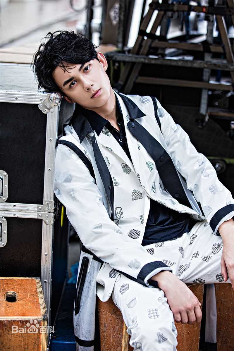 最全吴磊(Leo)在《小资CHIC》中的壁纸