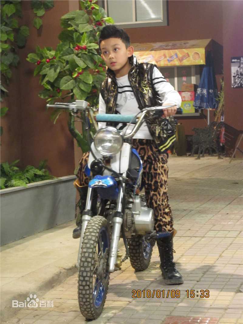 吴磊(Leo)在《淘气包马小跳》饰马小跳中的