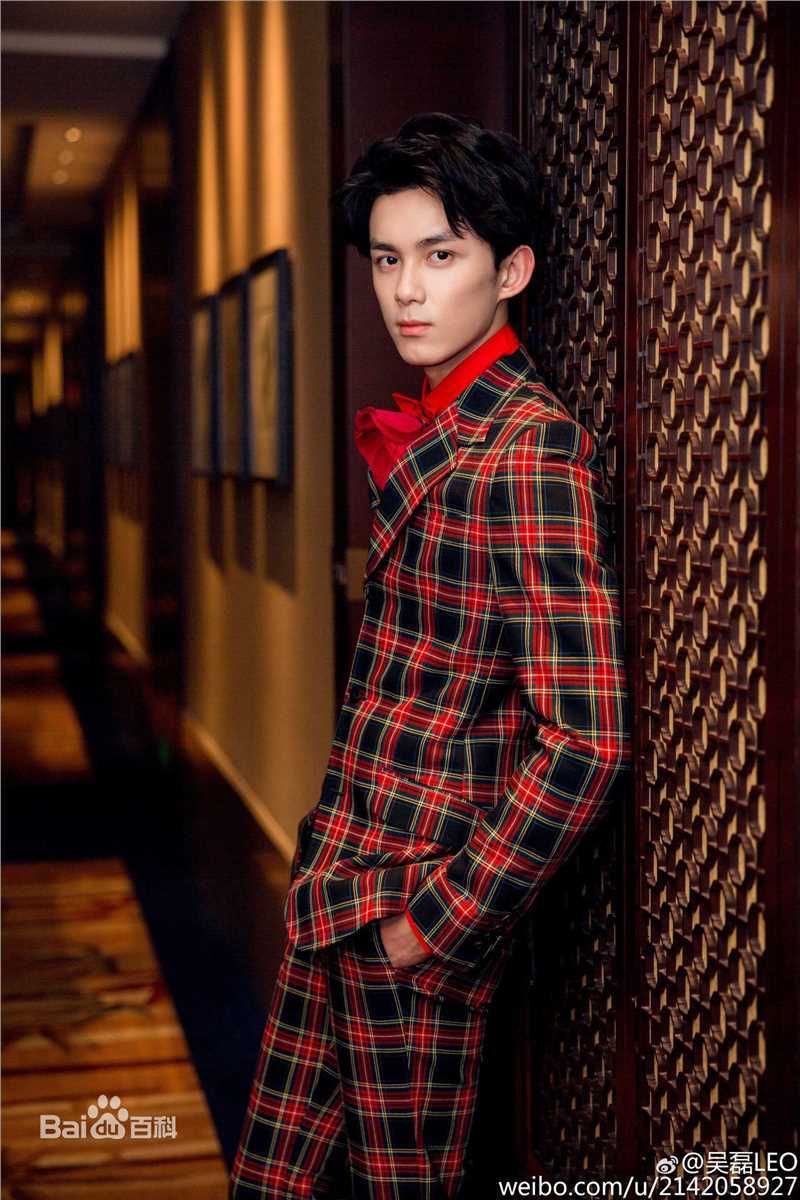 吴磊(Leo)腾讯星光大赏前后照片