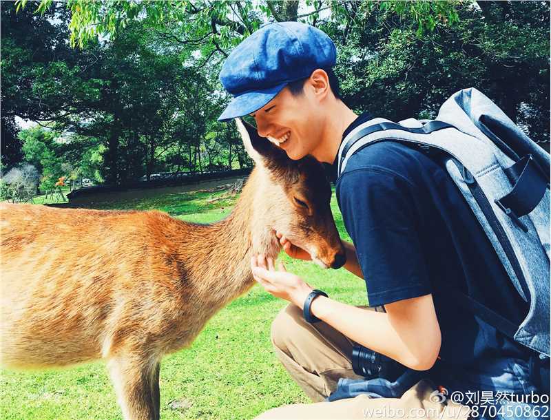 刘昊然生活照壁纸壁纸