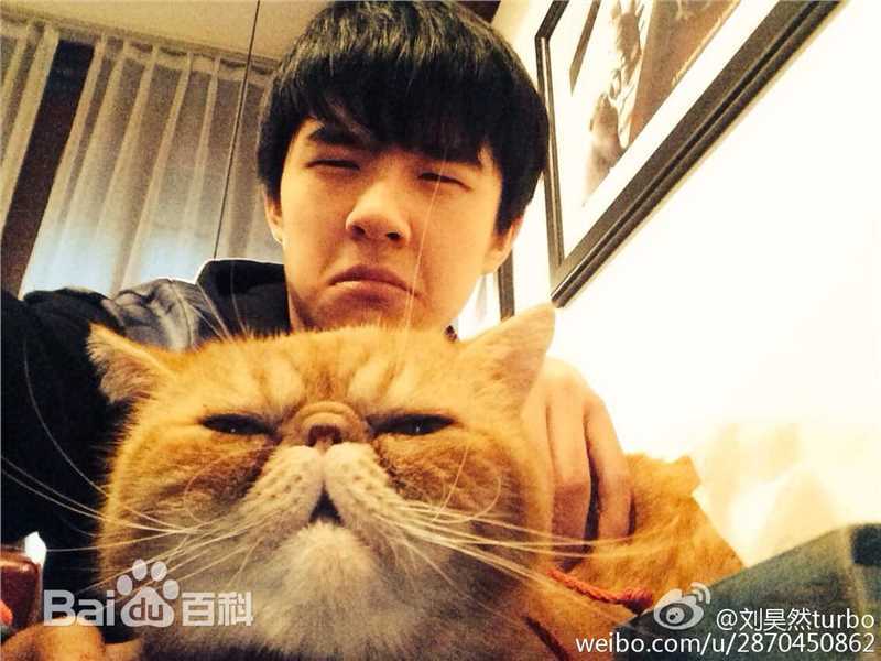 刘昊然生活照壁纸壁纸