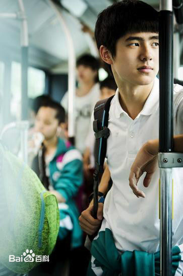 最新刘昊然在《北京爱情故事》中的壁纸