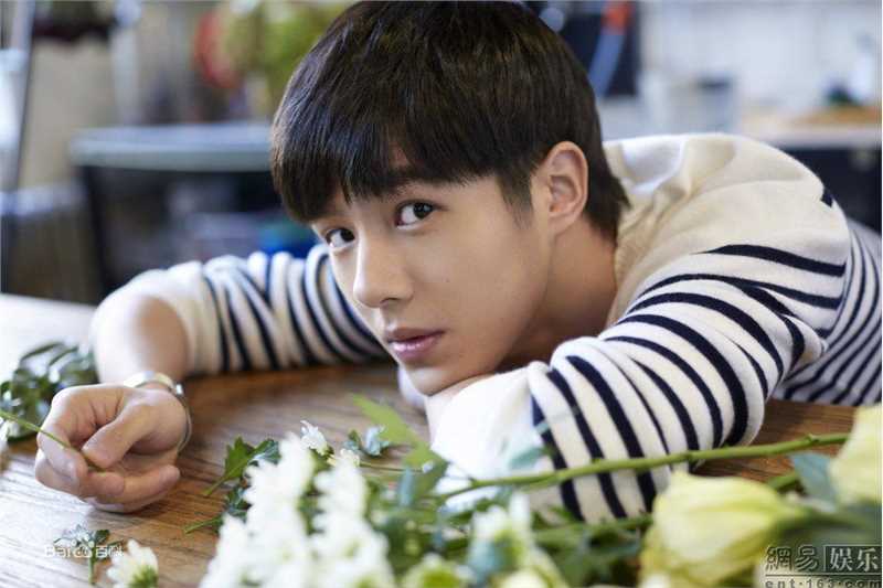 刘昊然高清_杂志图集