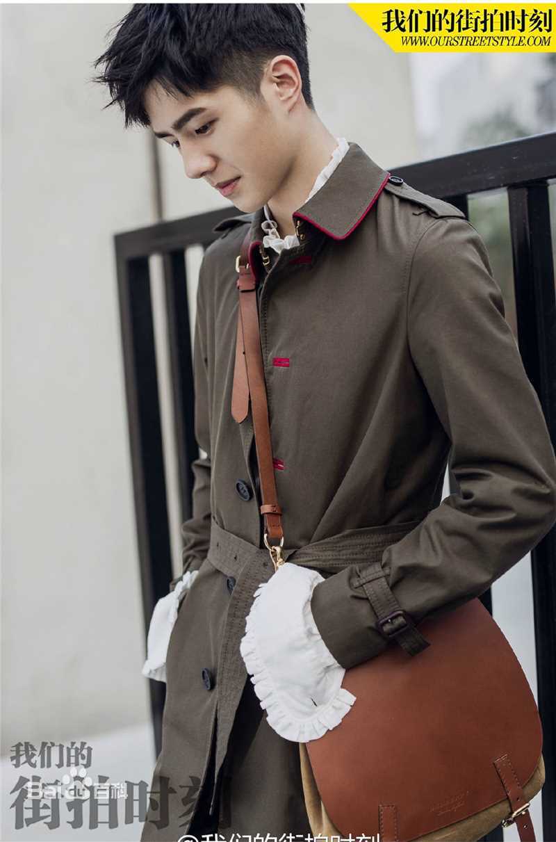 刘昊然街拍时刻生活照