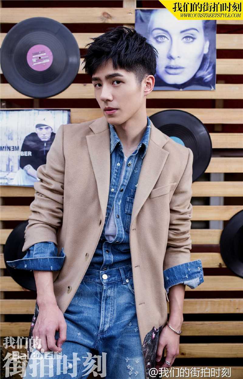 刘昊然街拍时刻生活照