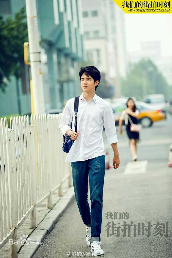 刘昊然街拍时刻生活照