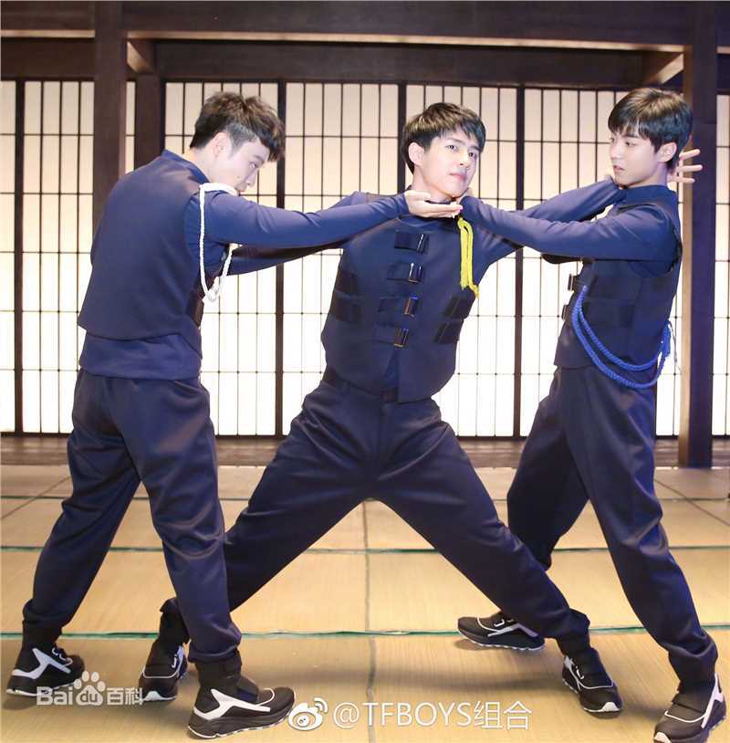 刘昊然-高能少年团图片图册