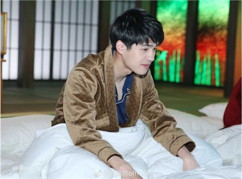 刘昊然-高能少年团图片图册