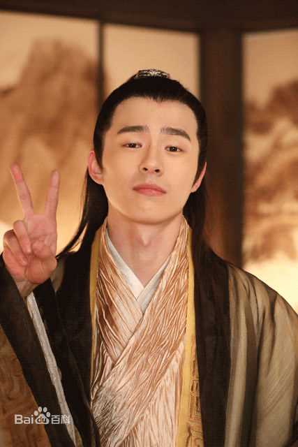 刘昊然-高能少年团图片图册