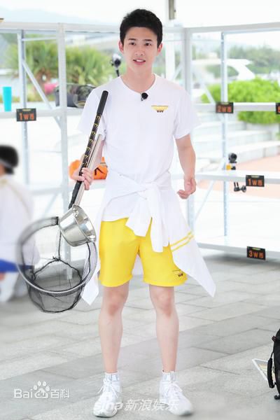 刘昊然-高能少年团图片图册