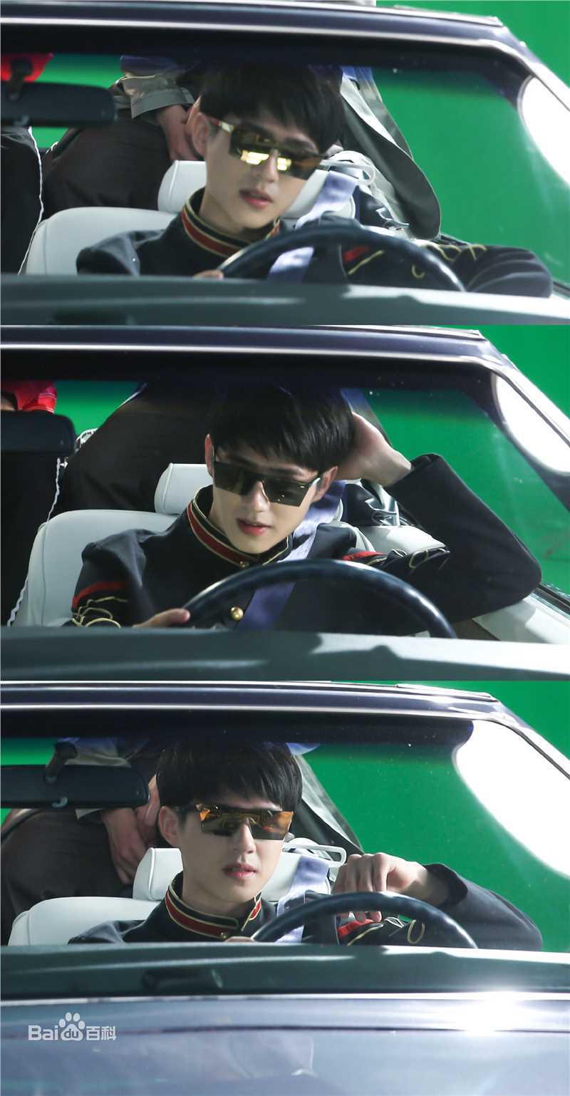 刘昊然-高能少年团图片图册