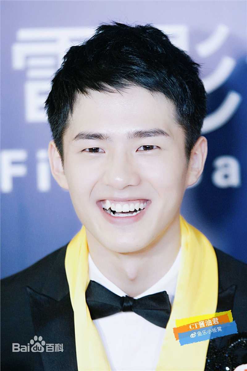 刘昊然-华鼎奖壁纸壁纸