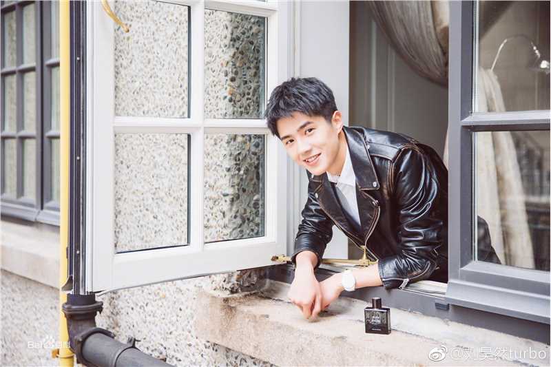 刘昊然高清图片生活照相册