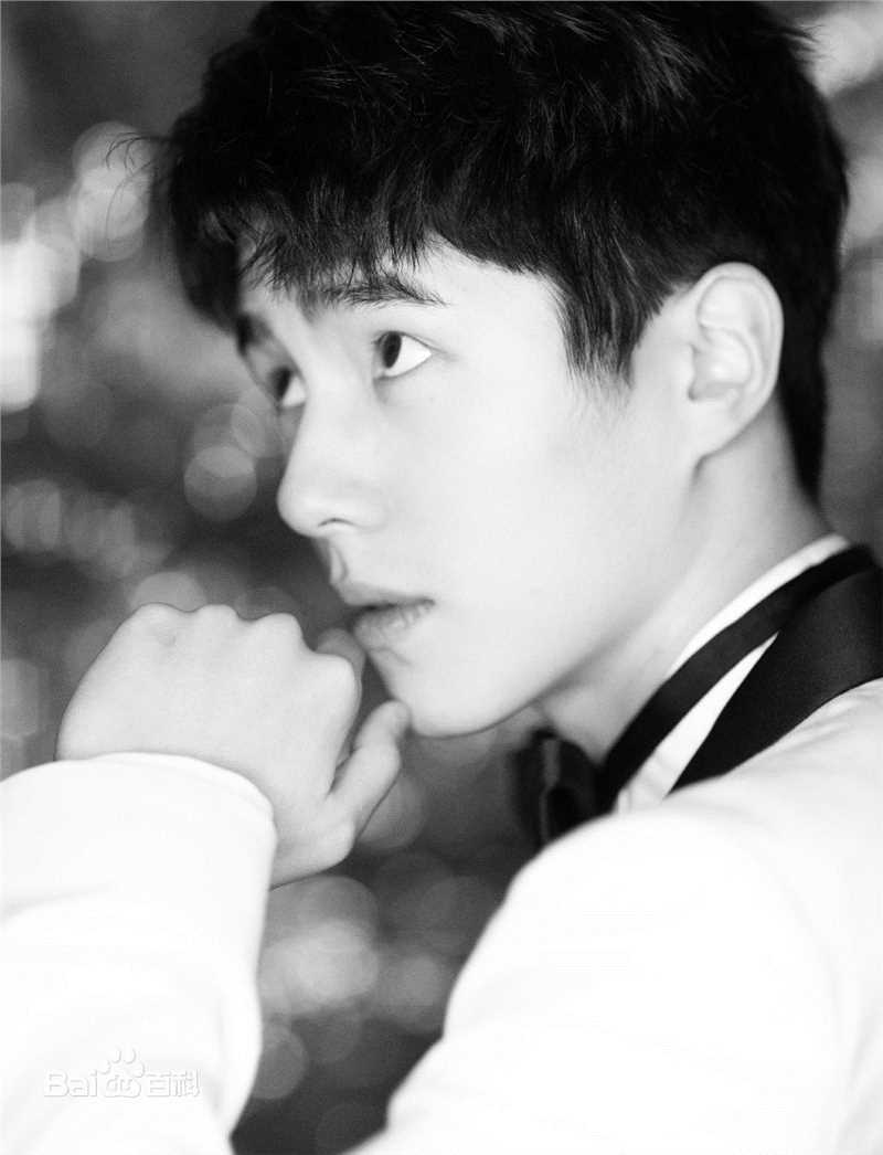 刘昊然个人摄影展壁纸壁纸