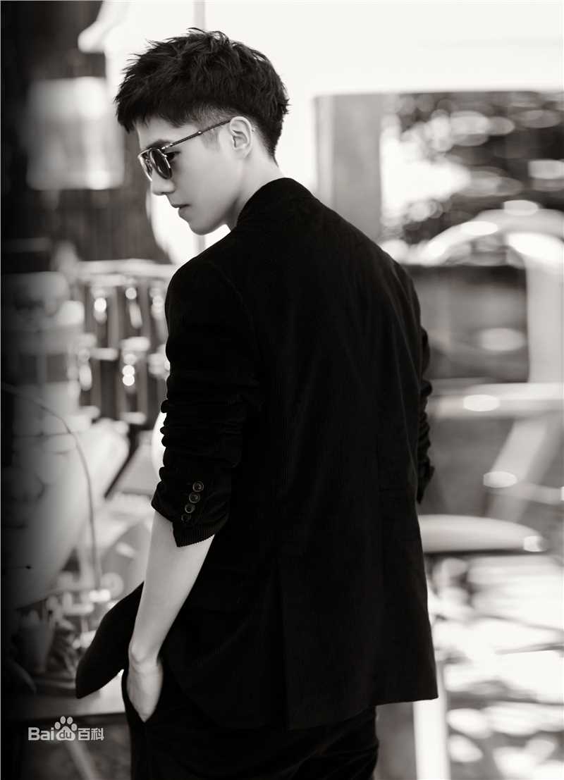 刘昊然-TOD'S 鞋履系列大使性感图片图集