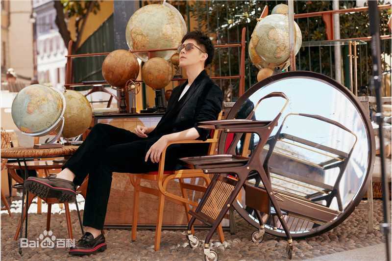 刘昊然-TOD'S 鞋履系列大使性感图片图集