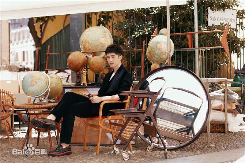 刘昊然-TOD'S 鞋履系列大使性感图片图集