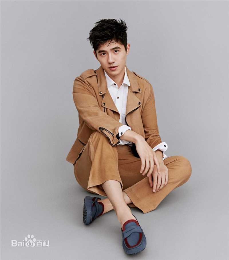 刘昊然-TOD'S 鞋履系列大使性感图片图集