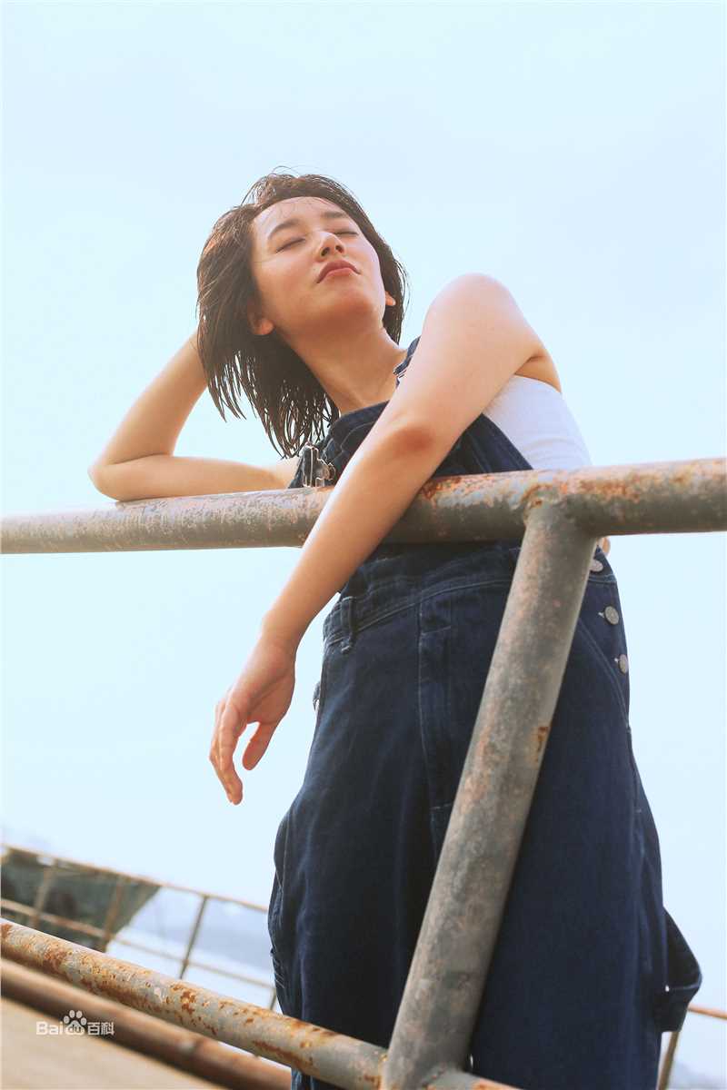 董晴休闲娱乐素颜照相册