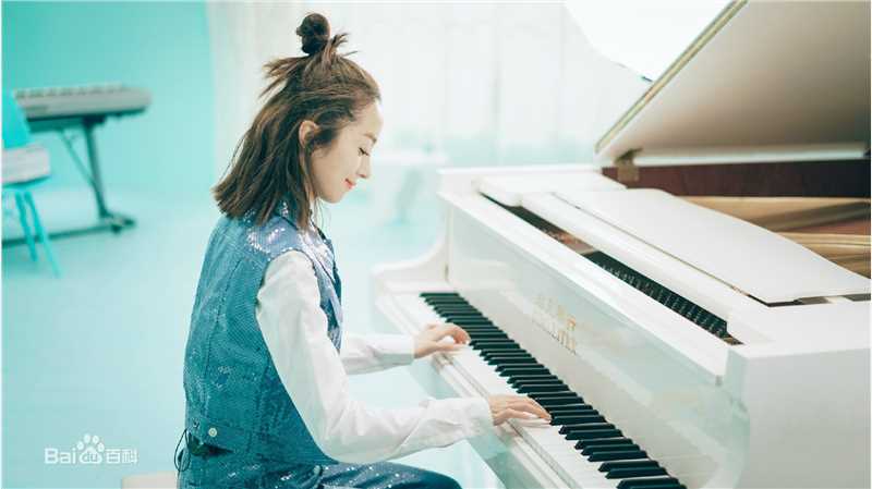 胡冰卿节目活动图素颜照相册