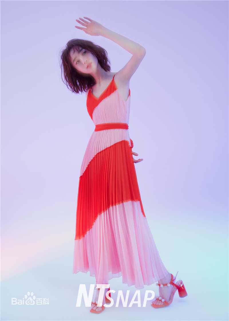 胡冰卿在《NTsnap》时尚大片中的