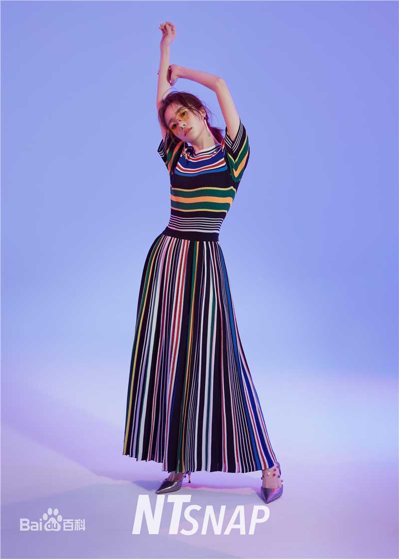 胡冰卿在《NTsnap》时尚大片中的