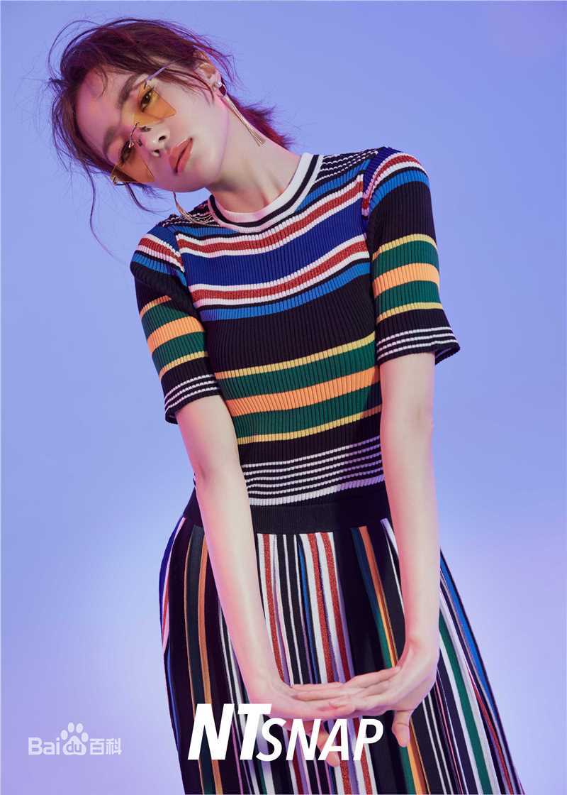 胡冰卿在《NTsnap》时尚大片中的