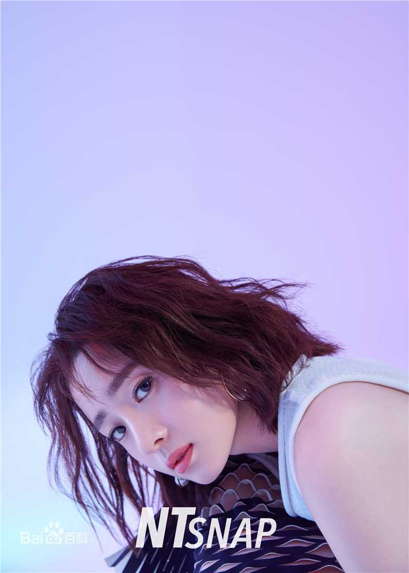 胡冰卿在《NTsnap》时尚大片中的