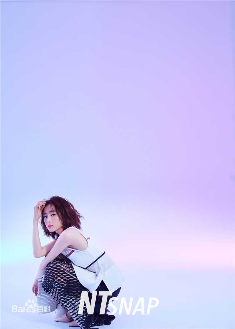 胡冰卿在《NTsnap》时尚大片中的