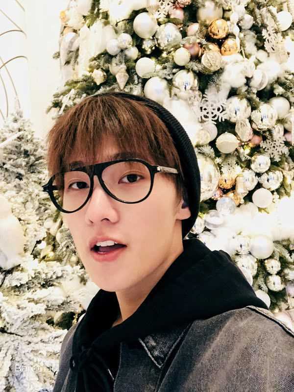 吴念真(Wen-ching Wu)杨洋生活照相册