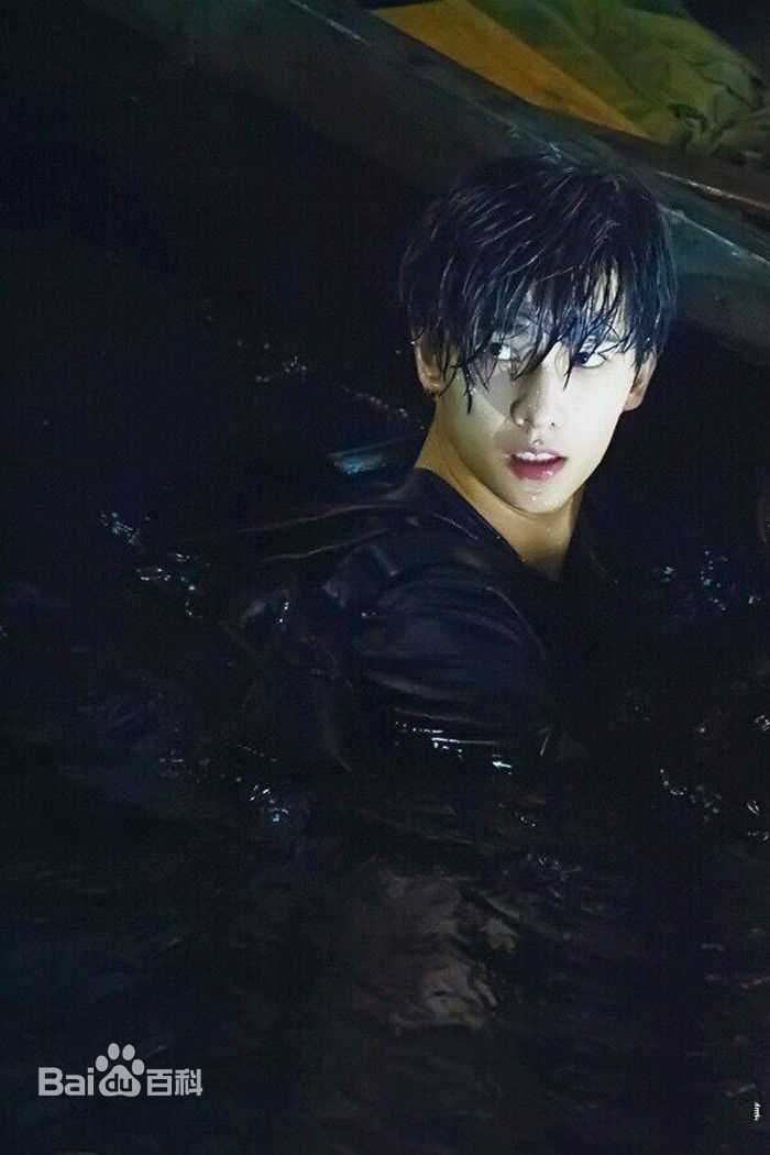 高清吴念真(Wen-ching Wu)在《盗墓笔记》饰演张起灵中的图集